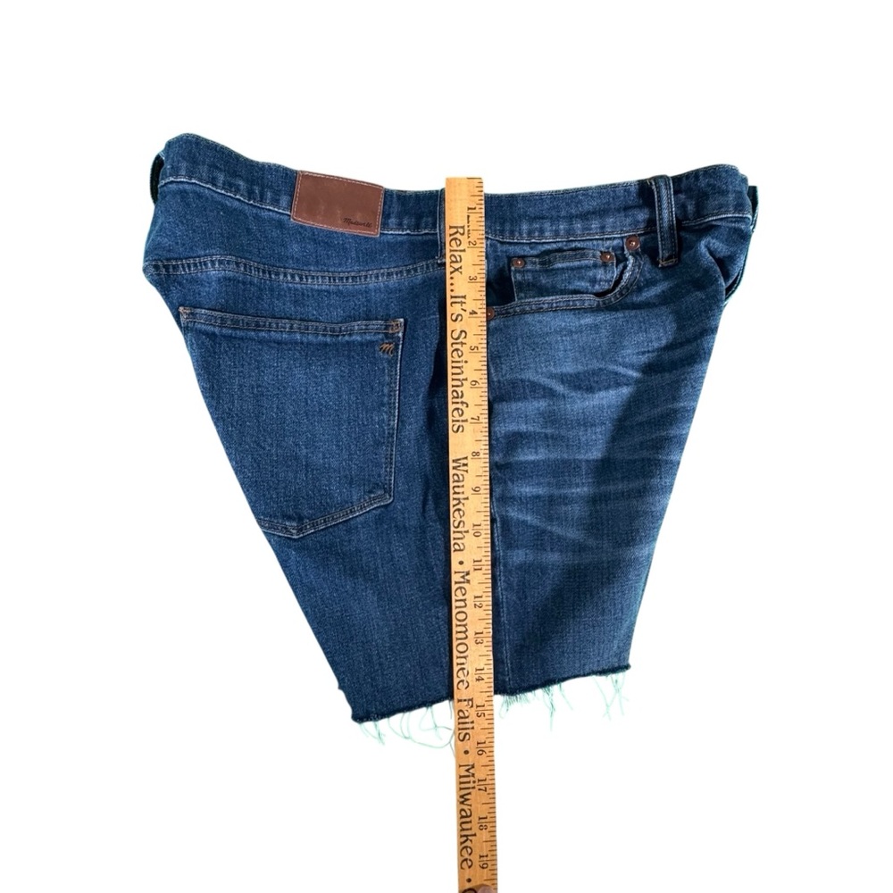 Madewell Slim Boyjean Shorts Women’s Size 30 Denim Blue Raw Hem Distressed - Picture 8 of 9